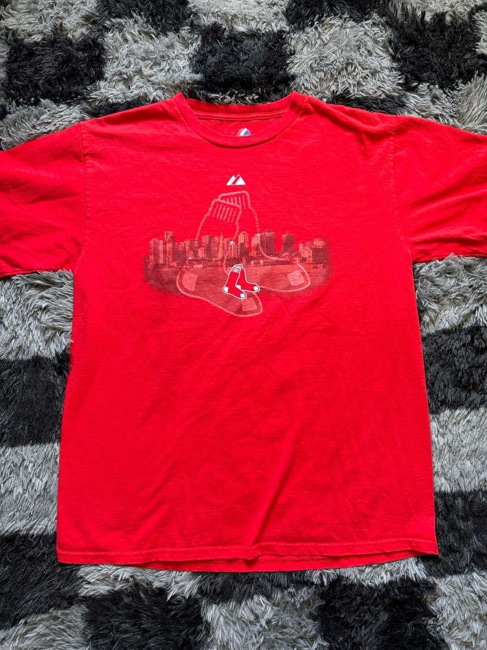 Majestic Red Sox Cityscape Graphic T-Shirt Size L Red Cotton Tee